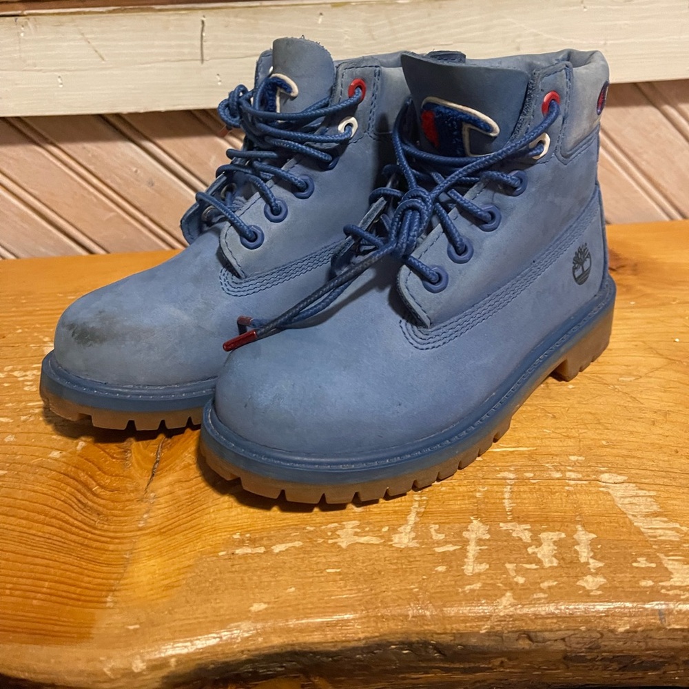 Champion edition vintage Timberland boots blue & red Sherpa logo kids 13 youth